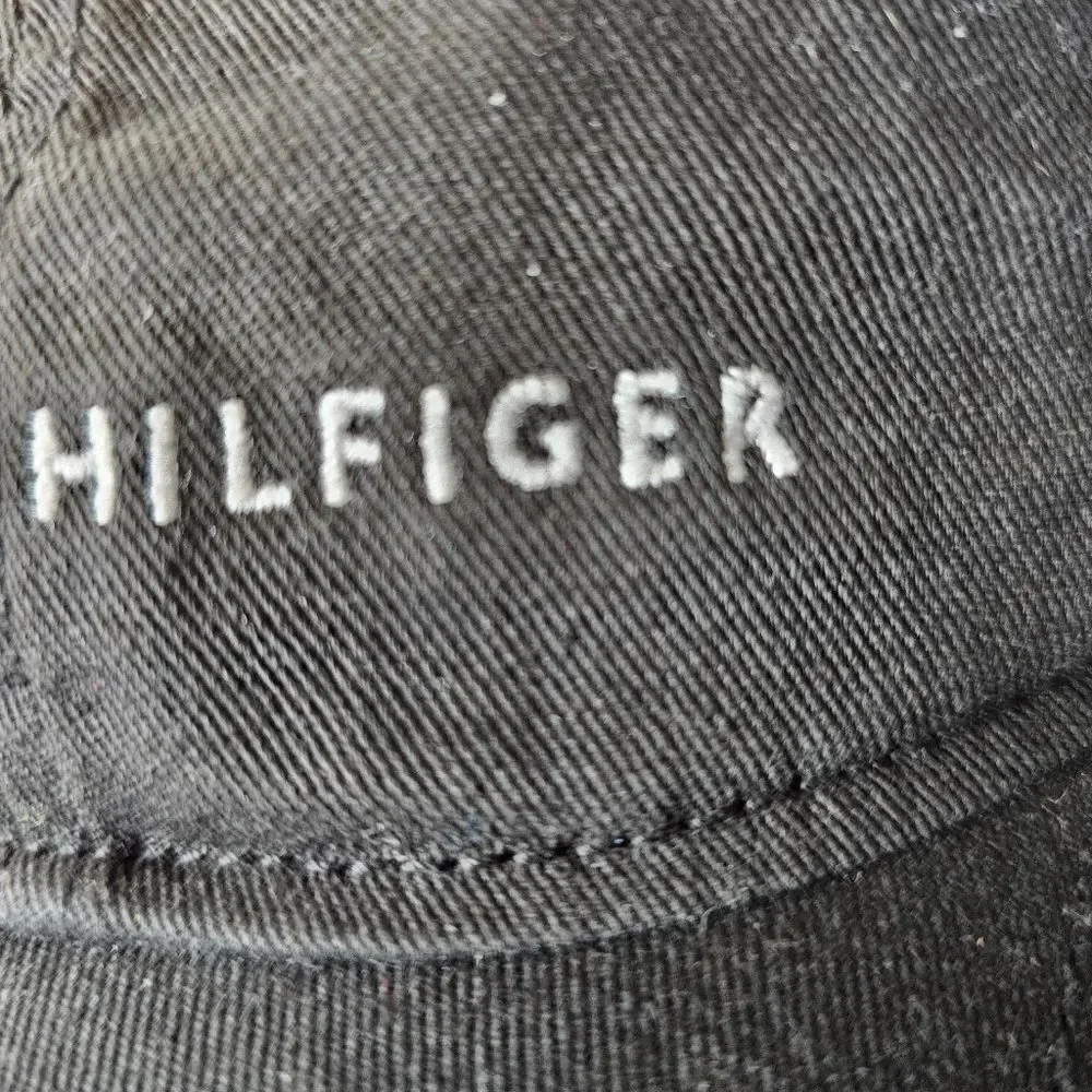 Vintage Tommy Hilfiger Dad Hat Black Cotton Baseball Cap Y2K Adjustable Logo